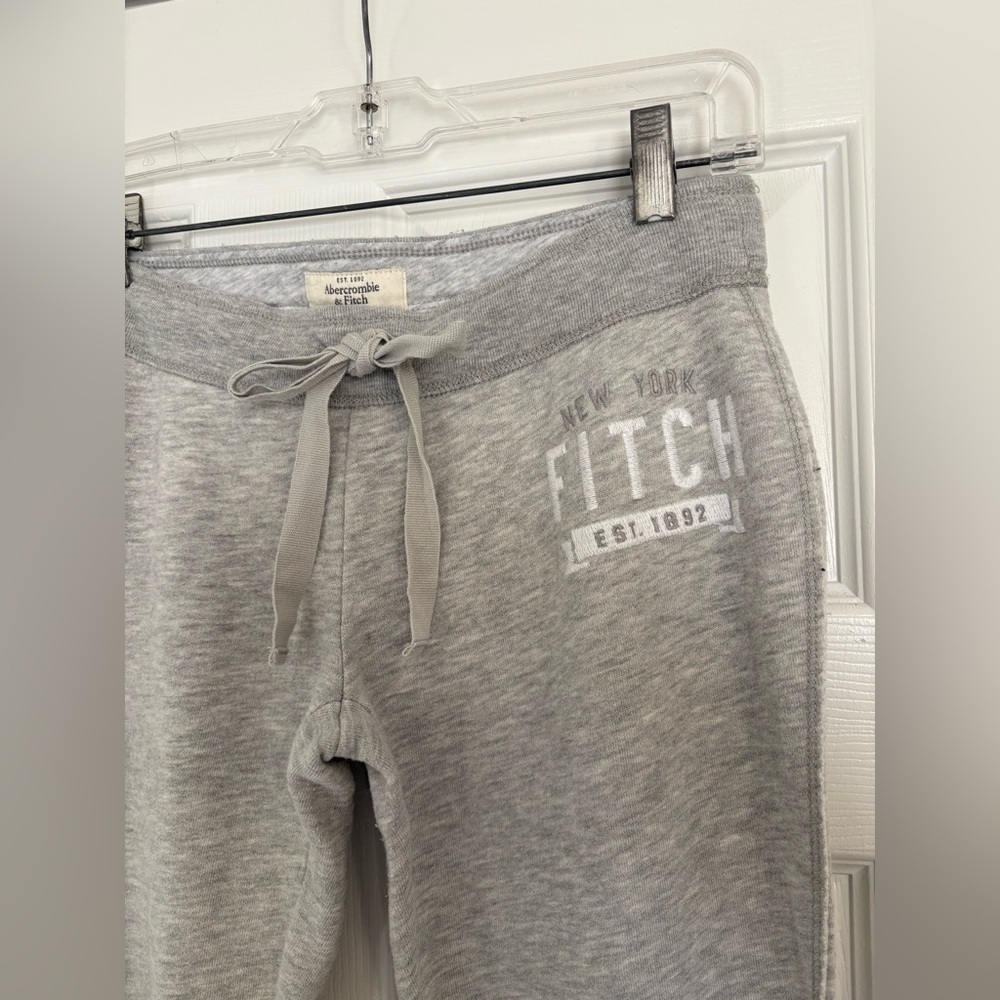 Y2K ABERCROMBIE AND FITCH FLARE SWEATPANTS GRAY GREY LOW RISE EMBROIDERED SMALL - Picture 4 of 8